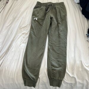 Under Armor boys joggers sweatpants